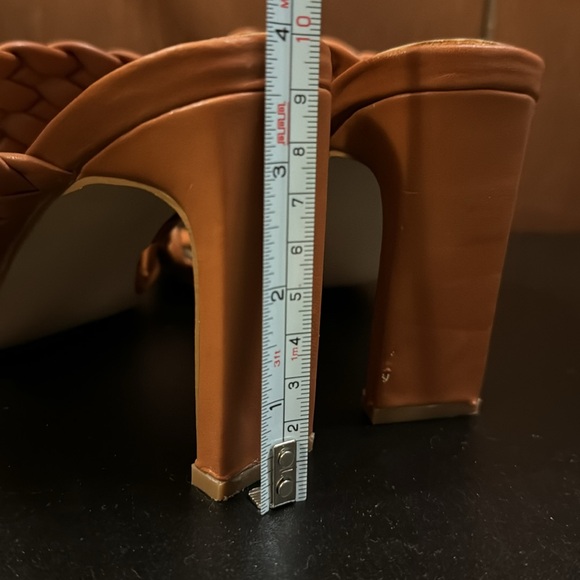 Mudd Brown Sandals - Picture 9 of 9